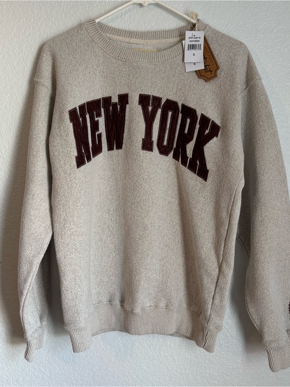 New York Popular Soft Fleece Beige Graphic Crewneck Sweatshirt Women's S